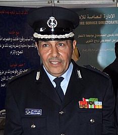 الإطفاء تنتهي من التحقيق بحادثة سقوط إطفائي