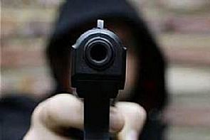 ضبط مدمن عقب تبادل لإطلاق النار