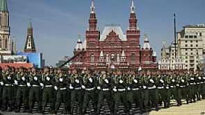 روسيا تقيم أضخم عرض عسكري