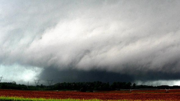 تحذيرات من أعاصير قوية في أمريكا