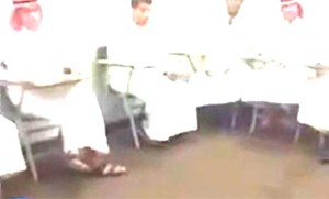 بالفيديو.. طلاب خليجيون يسخرون من معلم “الإنجليزية”.. فيفاجأون بأنه يفهم العربية
