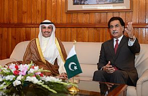 الغانم يشيد بعمق العلاقات الكويتية الباكستانية