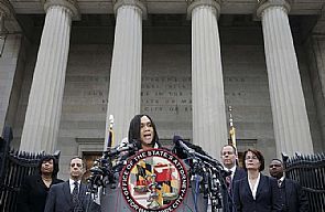 توجيه تهمة القتل لـ 6 من شرطة بالتيمور