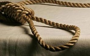 وافدة تبلغ عن سرقة هاتفها، وانتحار بنغالي بالسالمي