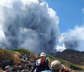 اخلاء جزيرة نائية جنوب اليابان اثر ثوران بركان
