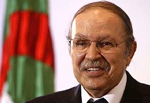 الرئيس الجزائري يعلن تأسيس جائزة للصحفي المحترف