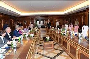 وزير الخارجية الامريكي يلتقي ولي العهد السعودي