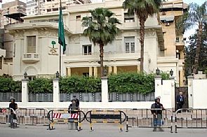 السعودية تحذر رعاياها عند السفر لإيران