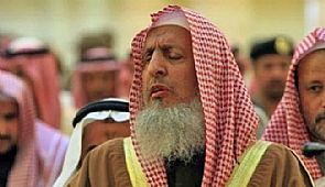 مفتي السعودية يجيز إفطار المرابطين على الحدود