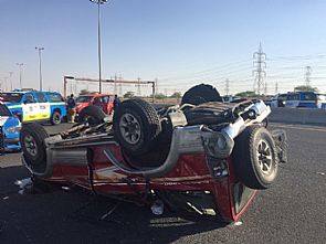 وفاة وإصابة 3 أشخاص بحادث انقلاب على طريق الملك فهد