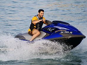 الفاضل يحرز 3 كؤوس ببطولة أمريكا للدراجات المائية