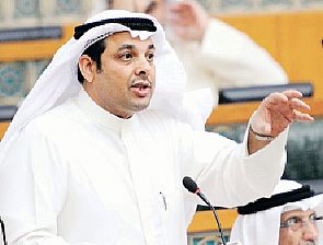 وزير العدل يدافع عن قانون تقنية المعلومات