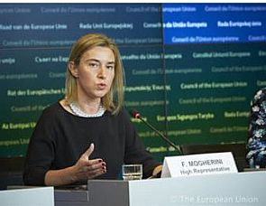 الاتحاد الأوروبي يطلق عملية عسكرية ضد مهربي المهاجرين