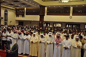 العفاسي والكندري يؤمون المصلون في التراويح بمسجد الراشد