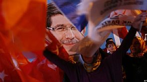 رئيس الوزراء التركي يقدم استقالته للرئيس أردوغان