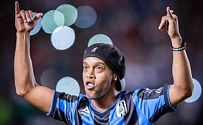 الساحر رونالدينيو ينتقل إلى فلومينيزي البرازيلي