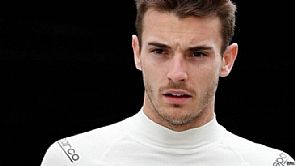 وفاة بطل سباق السيارات الفرنسي في حادث بفورمولا