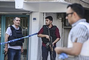 الدبابات التركية تقصف مواقع تابعة لمقاتلي ‘داعش’ بسوريا
