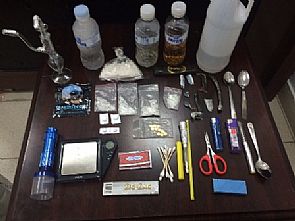 متعاطيان في الجهراء وقمار علني في الجليب