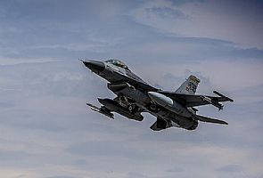 تركيا توافق على استخدام طائرات التحالف لقواعدها الجوية ضد “داعش”