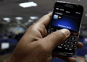 باكستان توقف خدمات بلاكبيري لأسباب ‘أمنية’
