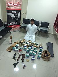 ضبط مواطن يتاجر بالأسلحة غير المرخصة