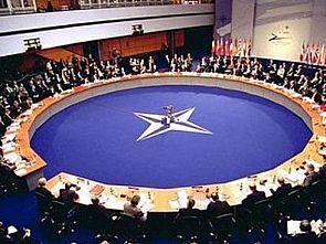 حلف ناتو يعقد اجتماعا استثنائيا