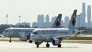إضراب في مطار تورونتو يؤدي إلى إلغاء مئات الرحلات