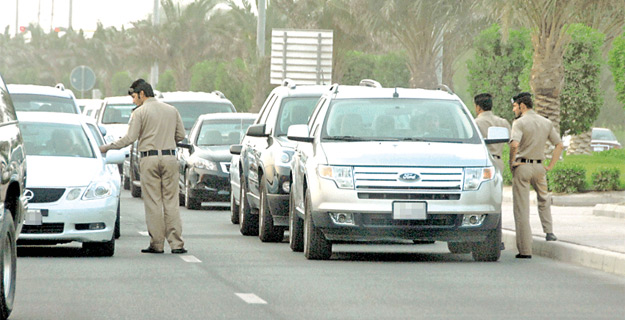 «الداخلية» : ابعاد 152 مقيما لضبطهم اثناء القيادة بدون رخصة سوق