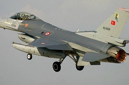 الطائرات التركية تعاود قصف مواقع حزب العمال شمال العراق