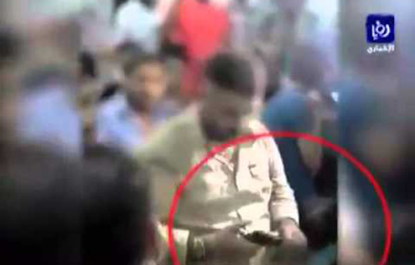 فيديو: لحظة مقتل طفل برصاصة طائشة في زفاف بالأردن