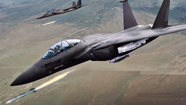 19 غارة على مواقع “داعش” في سوريا والعراق