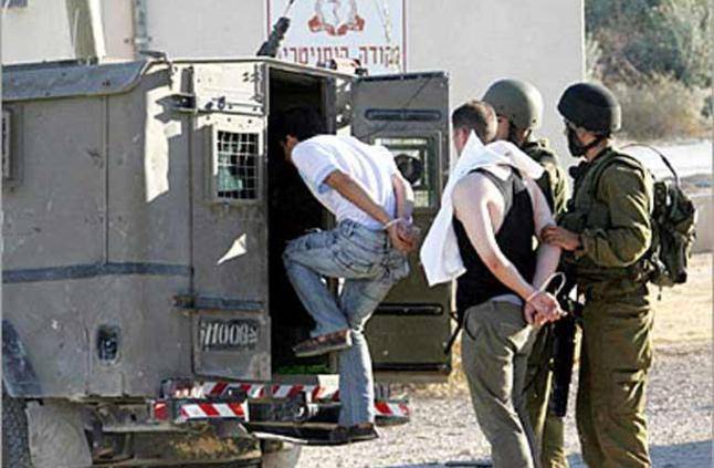قوات إسرائيلية تعتقل 17 فلسطينيا من الضفة الغربية