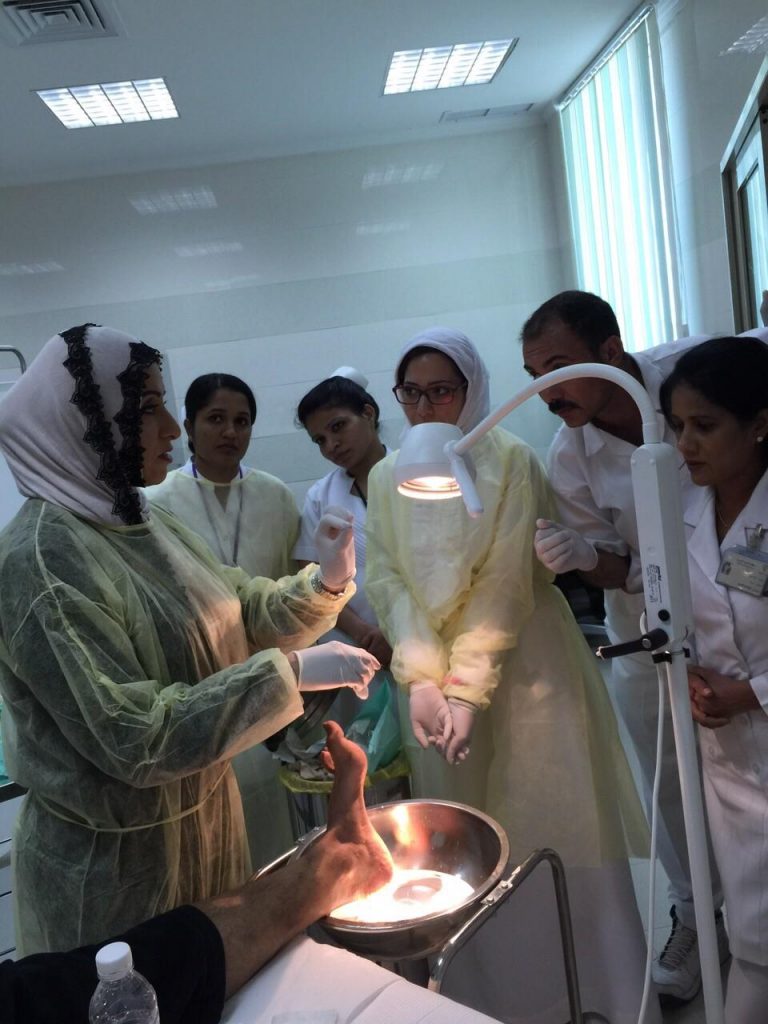 الصحة : عيادات لمعالجة الجروح والعناية بالقدم السكري بـ١٠ مراكز صحية
