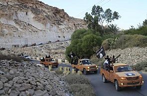 مقتل 7 في انفجار سيارة ملغومة بشرق ليبيا