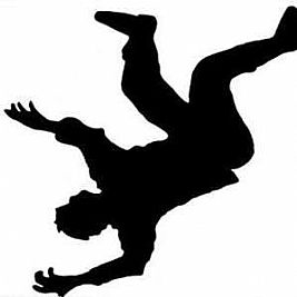 وفاة مقيمين مصريين سقوطا