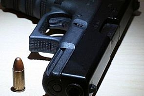 عسكري ينهي حياته بطلقه في الفم