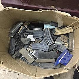 فاعل خير يتبرع بأسلحة وذخيرة