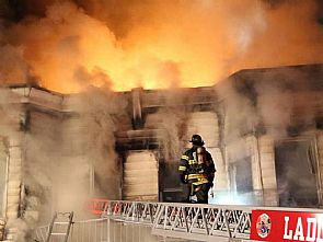 إصابة 3 أشخاص إثر انفجار ‘غاز’ بمدرسة في نيويورك