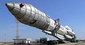 إيران تزيح الستار عن صاروخ باليستي جديد