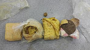 ضبط 8 كيلو ‘ماريجوانا’ بحوزة آسيويين في المطار