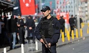 تركيا توقف 14 شخصا تتهمهم باعتزام الانضمام لـ ‘داعش’