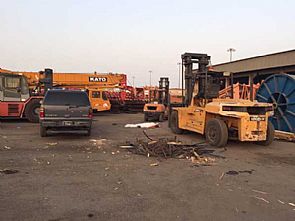 مصرع هندي وإصابة مواطنة في دهس بميناء الشويخ