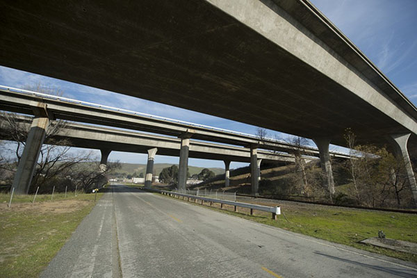 صور: قاعدة عسكرية مهجورة ستستخدمها أبل لاختبار سيارتها