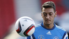 هل يرحل أوزيل إلى تركيا ؟