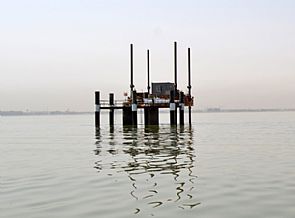 الغوص يحذر من الملاحة جنوب جزيرة ام النمل