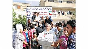 الهلال الأحمر وزع أضاحي العيد على أسر سورية بلبنان