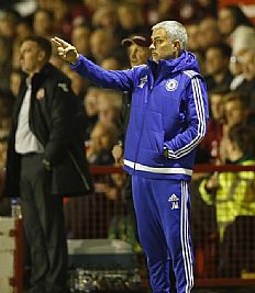 4 حراس على قائمة مورينهو العاجلة