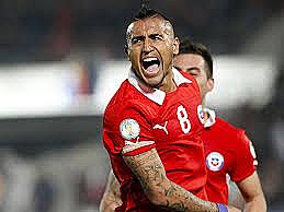 فيدال يغادر معسكر تشيلي بسبب مرض ابنه