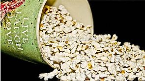 علماء : تناولوا الفشار لمزيد من الشبابية